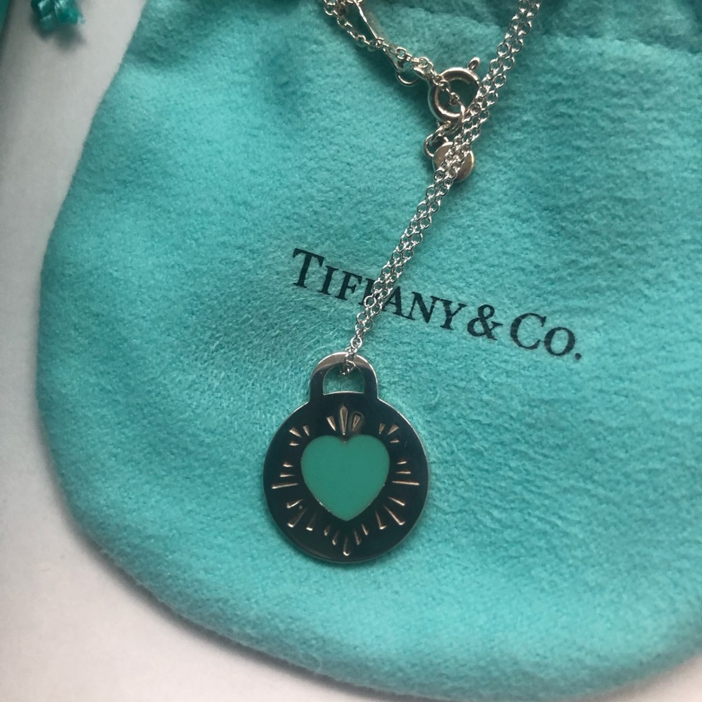 Tiffany and co return to Tiffany enamel necklace